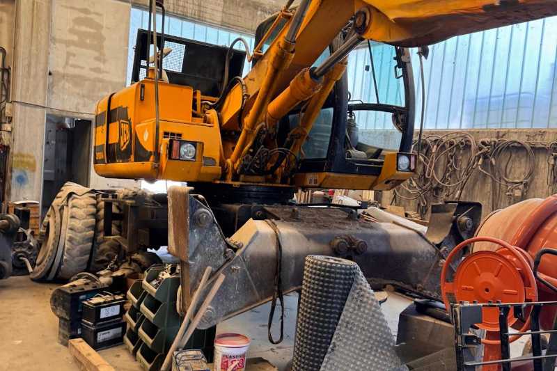 OmecoHub - Immagine JCB JS130W